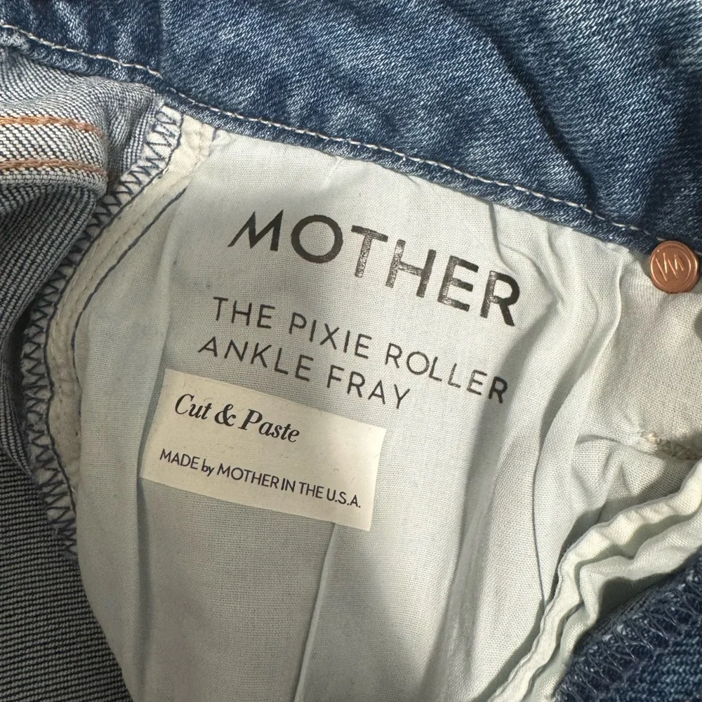 Women's Blue Jeans - Picture 4 of 4